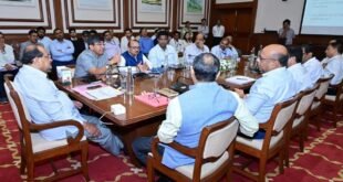 नदीजोड प्रकल्पांतील कामांचा जलसंपदा मंत्री राधाकृष्ण विखे-पाटील यांनी घेतला आढावा