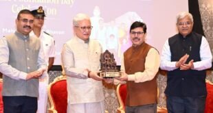 महाराष्ट्र लोक भवन येथे बिहार राज्य स्थापना दिवस साजरा