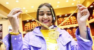 Gold Price : सोन्याची चमक कमी झाली, चांदीच्या किमती ₹३,००० पेक्षा जास्त घसरल्या