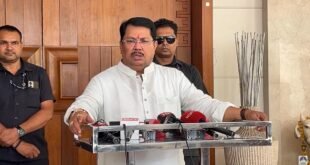 विजय वडेट्टीवार यांचा सवाल, सामान्य माणसाच्या खिशावर टाकलेला दरोडा नाही तर काय?