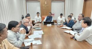 प्रताप सरनाईक यांची स्पष्टोक्ती, इंधन दरवाढीच्या पार्श्वभूमीवर एसटी भाडेवाढीचा प्रस्ताव विचाराधीन