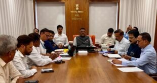 प्रताप सरनाईक यांचे निर्देश, मोटार वाहन विभाग कर्मचाऱ्यांच्या मागण्यांवर तोडगा काढा