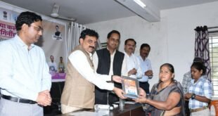 राज्य सरकारने अंत्योदय कुटुंबांसाठीची मोफत साडीची योजना तीन वर्षातच गुंडाळली