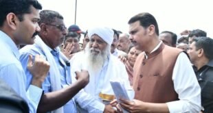 मुख्यमंत्री देवेंद्र फडणवीस यांनी केली वाशिम जिल्ह्यातील नुकसानग्रस्त पीक परिस्थितीची पाहणी