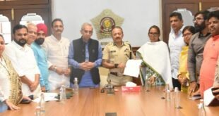 वर्षा गायकवाड यांची टीका, मुंबईत जंगलराज, लोकप्रतिनिधी-सेलेब्रिटी असुरक्षित, कायदा सुव्यवस्थेचा पुरता बोजवारा उडला