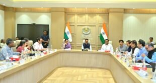 मुख्यमंत्री फडणवीस यांचे निर्देश, डिजिटल शासनसेवा प्लॅटफॉर्म तात्काळ सुरु करावा