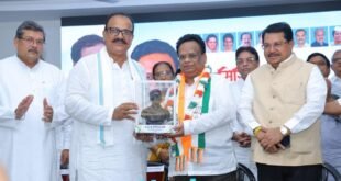 मुकुल वासनिक यांची टीका,  ज्ञानेशकुमार हे मोदींचे प्यादे, माजी पंतप्रधानांवर केस चालते पण निवडणूक आयुक्तांवर नाही